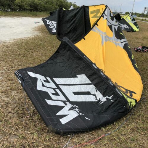 Inflatable Kiteboarding Kites for Kitesurfinga and kiteboarding