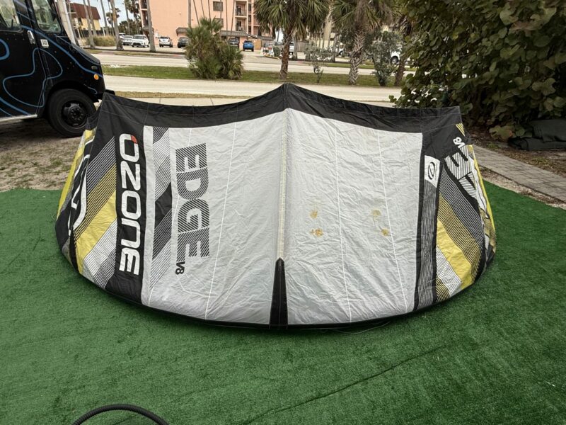 Used Ozone Edge V8 9m Kite