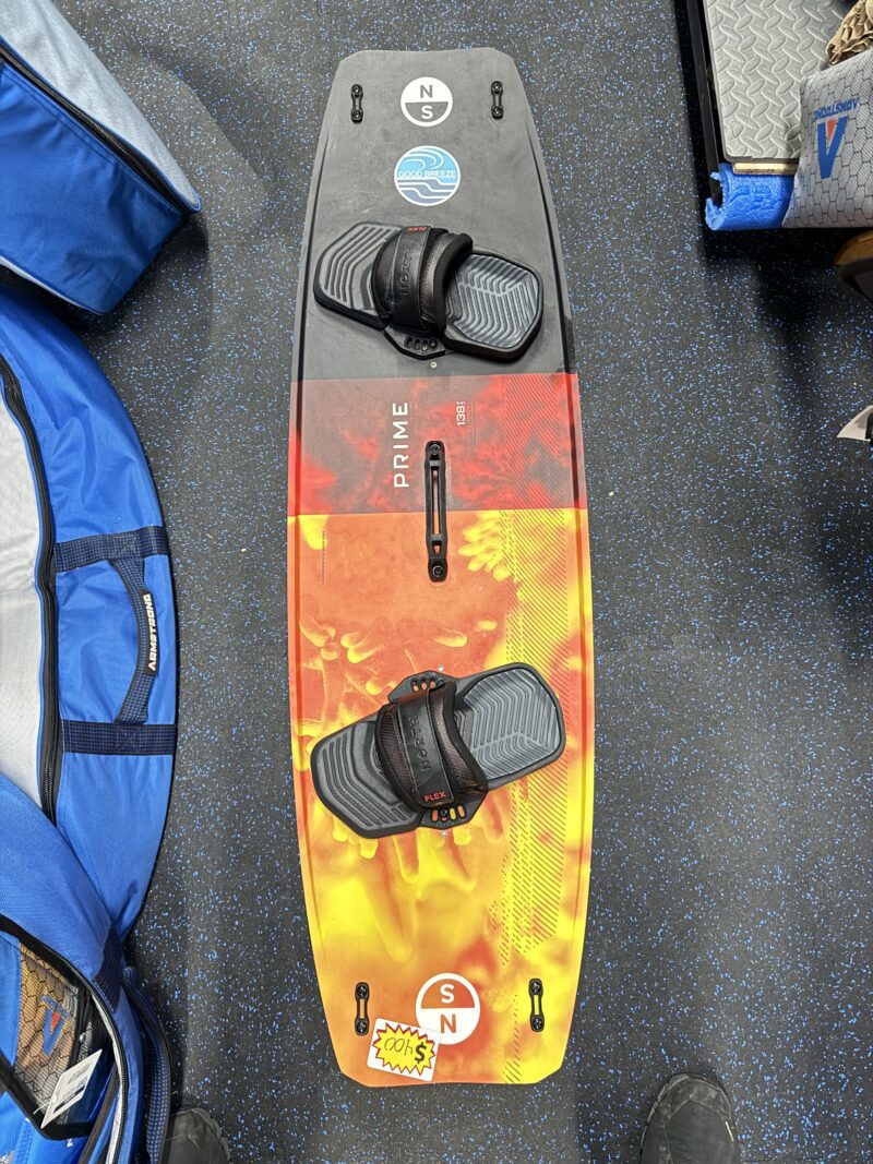 Used 2024 North Prime 138cm Twintip w/ Flex Pads/Straps - Image 2