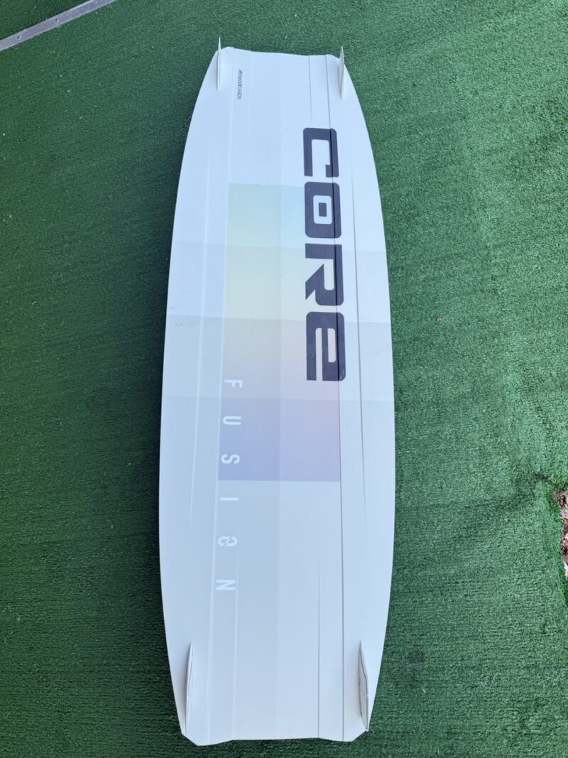 Used Core Fusion 5 141cm Kiteboard w/ Union Bindings - Image 5