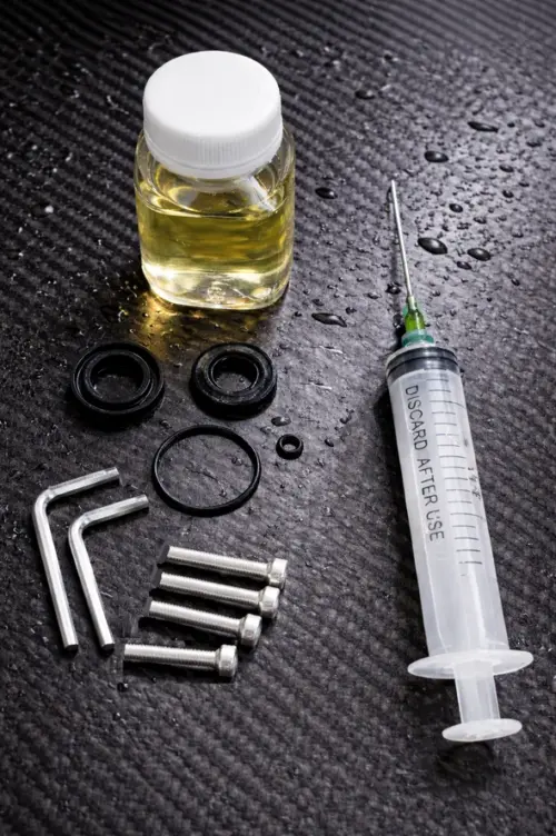 Lift Oil Change and Lip Seal Kit