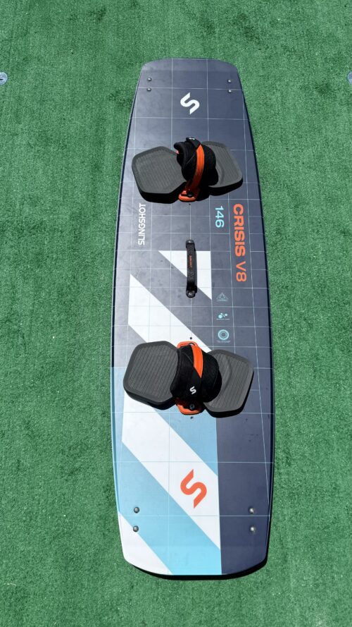 Used Slingshot Crisis V8 146 Kiteboard w/ Fly Binding