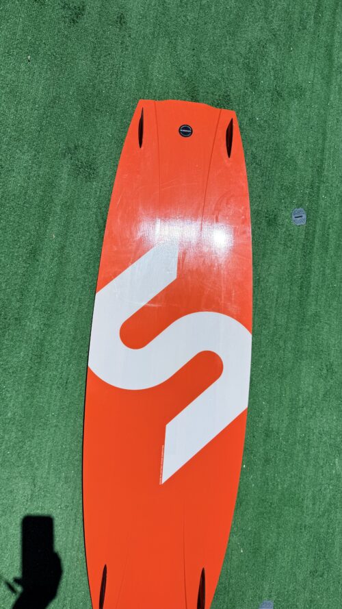 Used Slingshot Misfit V12 137cm Kiteboard w/ Dually